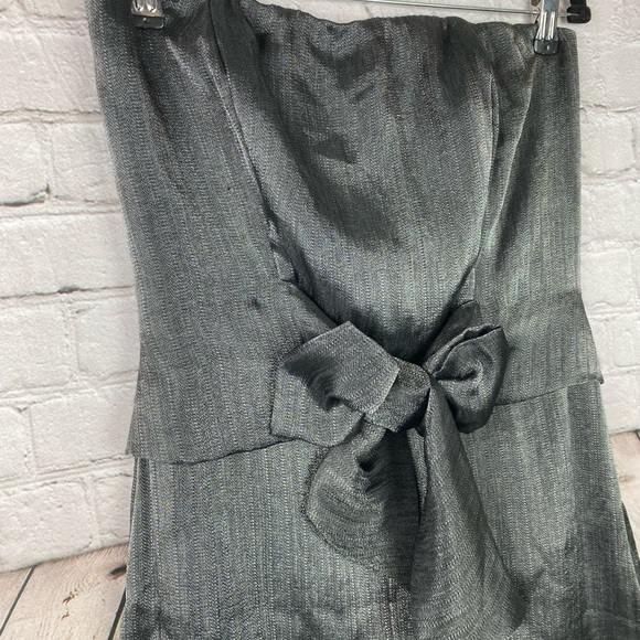 🆕 Express Womens Strapless Gray Metallic Bow Formal Party Cocktail Dress Size 8 - Picture 2 of 8